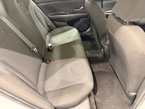 Used 2024 Hyundai Elantra SE FWD image 25