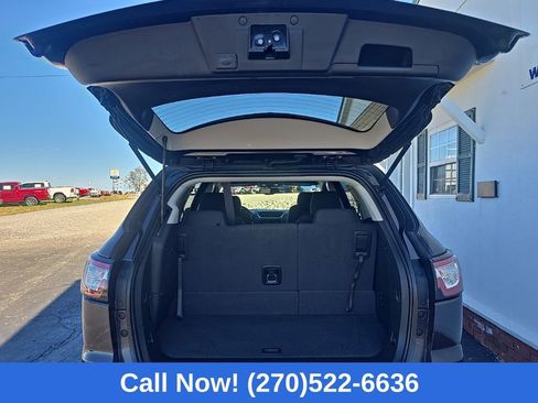 Used 2017 Chevrolet Traverse LT image 19