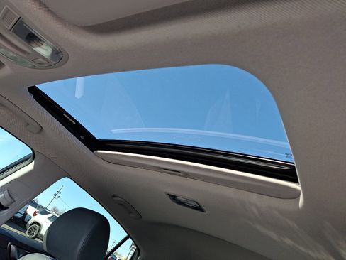 Used 2021 Hyundai Ioniq Limited image 15