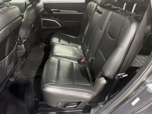 Used 2020 Kia Telluride LX AWD/4WD image 13