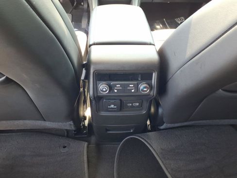Used 2023 GMC Acadia SLT w/ Elevation Edition AWD/4WD image 16