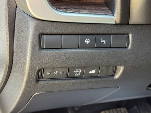 Used 2024 Nissan Rogue Platinum w/ Platinum Premium Package AWD/4WD image 31