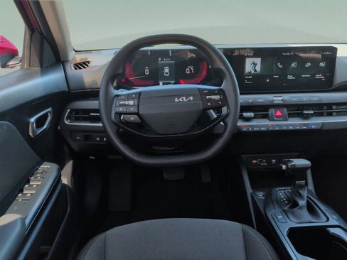 Used 2025 Kia K4 LXS image 27