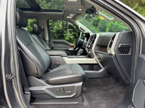 Used 2019 Ford F150 Lariat w/ Equipment Group 502A Luxury AWD/4WD image 9