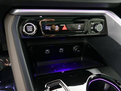 Certified 2025 Audi Q5 Premium w/ Convenience Package AWD/4WD image 19