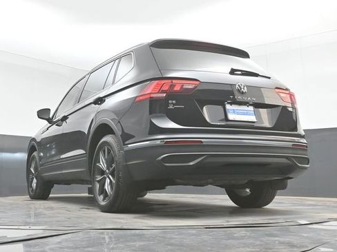 Used 2022 Volkswagen Tiguan SE AWD/4WD image 45