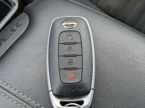 Used 2024 Nissan Pathfinder SV FWD image 31