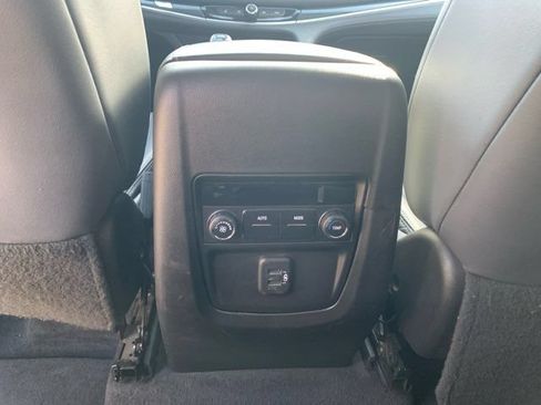 Used 2020 Buick Enclave Essence FWD image 16