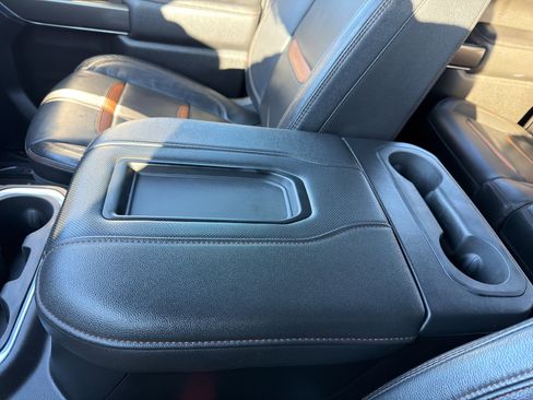 Used 2022 GMC Sierra 2500 AT4 image 31