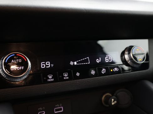 Used 2024 Mitsubishi Outlander ES FWD image 21