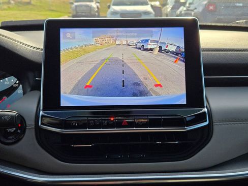 Used 2024 Jeep Compass Limited image 23