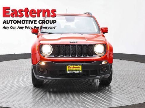 Used 2018 Jeep Renegade Altitude AWD/4WD image 2