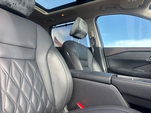 Certified 2023 Nissan Rogue Platinum w/ Platinum Premium Package FWD image 28