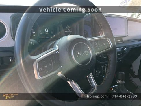 Used 2024 Jeep Wrangler Unlimited Sahara image 8