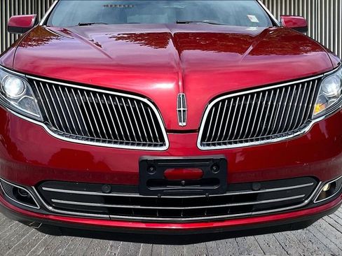 Used 2013 Lincoln MKS AWD image 29