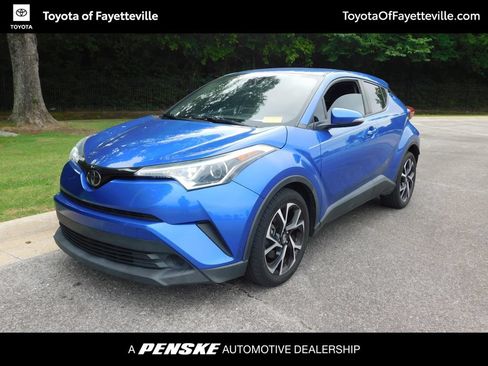 Used 2019 Toyota C-HR XLE FWD image 1