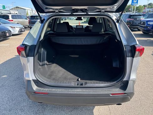 Used 2025 Toyota RAV4 XLE AWD/4WD image 7