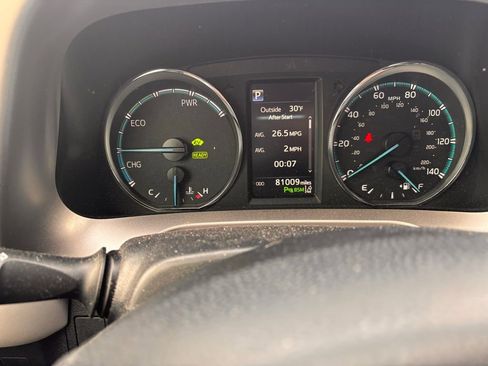 Used 2018 Toyota RAV4 XLE w/ Convenience Package AWD/4WD image 12