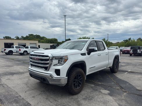 Used 2019 GMC Sierra 1500 4x4 Double Cab w/ Convenience Package image 4