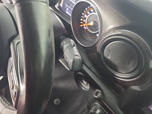 Used 2019 Jeep Wrangler Unlimited Sport AWD/4WD image 23