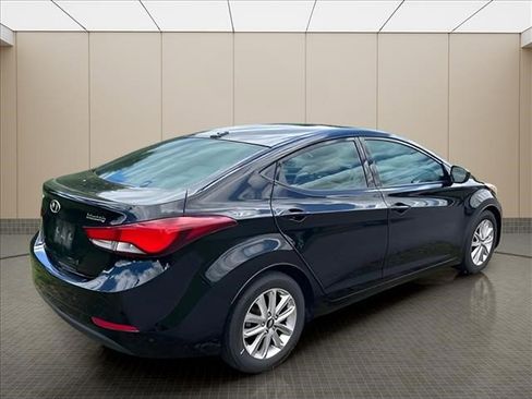 Used 2016 Hyundai Elantra SE w/ Option Group 02 FWD image 15