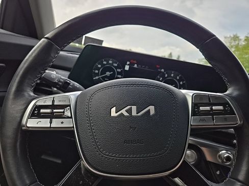 Certified 2025 Kia Telluride SX w/ SX Captain's Chair Package AWD/4WD image 14