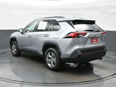 Used 2022 Toyota RAV4 XLE w/ Convenience Package AWD/4WD image 4