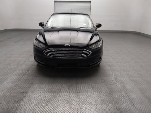 Used 2018 Ford Fusion SE w/ Fusion SE Technology Package FWD image 15