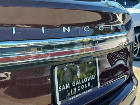 Certified 2023 Lincoln Nautilus AWD w/ Premium Package image 9