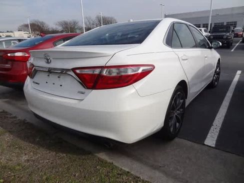 Used 2015 Toyota Camry XSE image 4