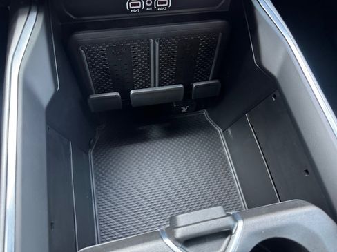Used 2025 RAM 2500 Laramie w/ Sport Appearance Package AWD/4WD image 35
