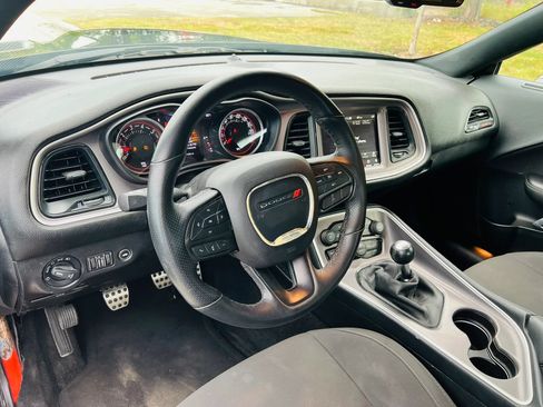 Used 2022 Dodge Challenger R/T Scat Pack RWD image 11
