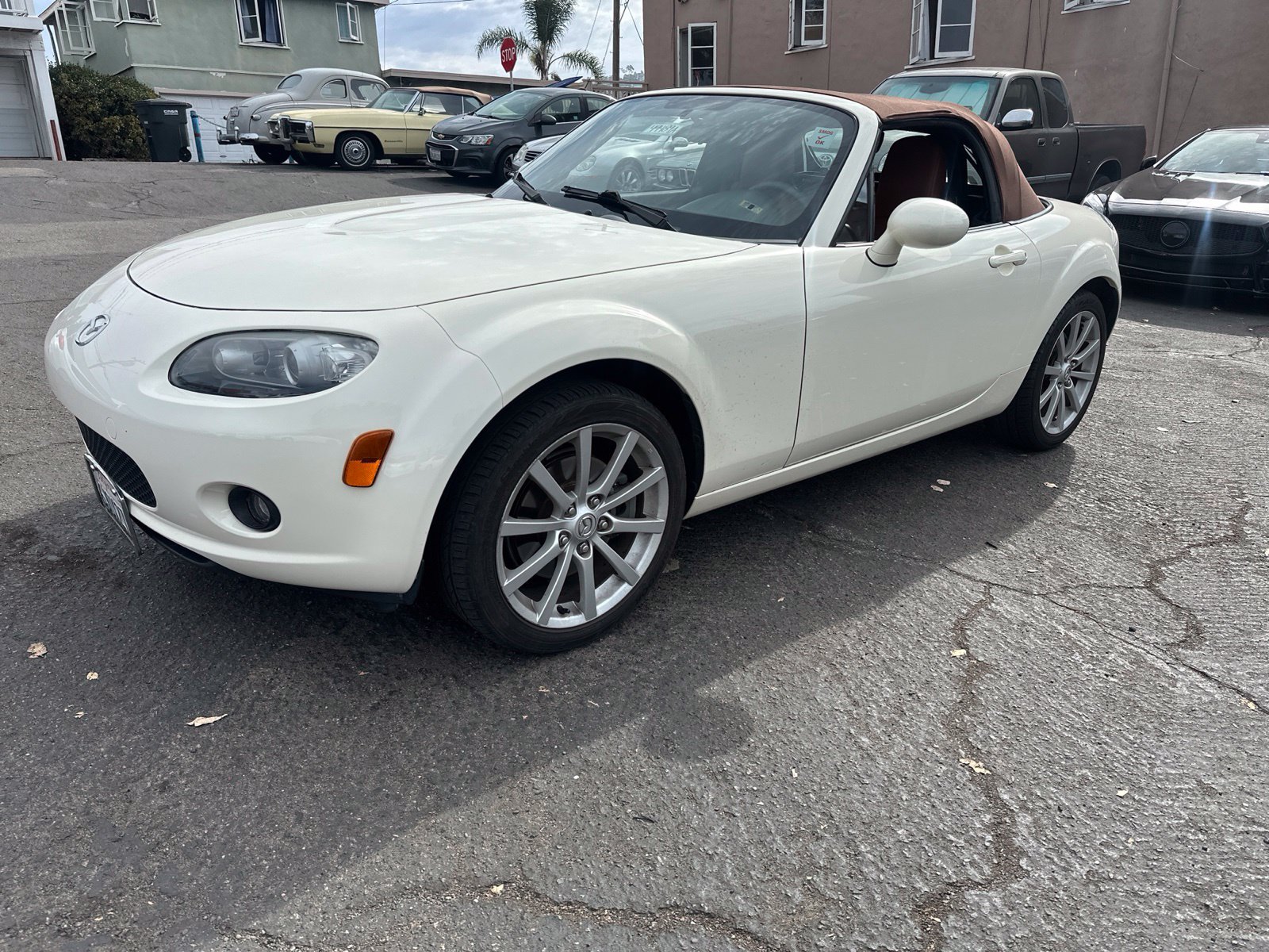 Used 2007 MAZDA MX-5 Miata Grand Touring RWD image 2