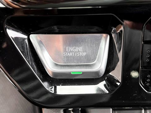 Used 2024 GMC Sierra 1500 AT4 w/ AT4 Preferred Package image 7