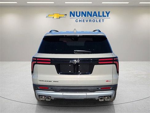 New 2026 Chevrolet Traverse Z71 w/ Enhanced Driving Package image 4