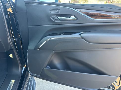 Used 2023 Cadillac Escalade ESV Premium Luxury image 58