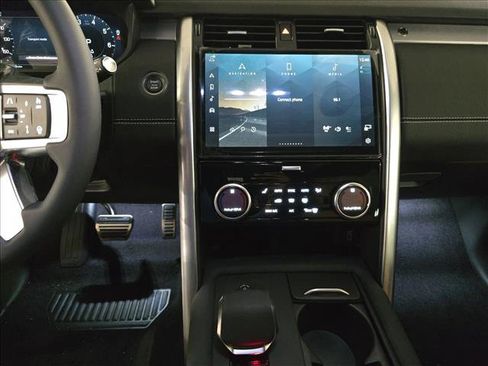 New 2026 Land Rover Discovery Limited Edition AWD/4WD image 21