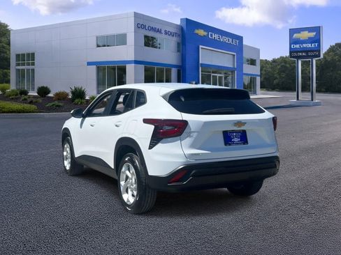 Certified 2024 Chevrolet Trax LS w/ LS Convenience Package FWD image 4