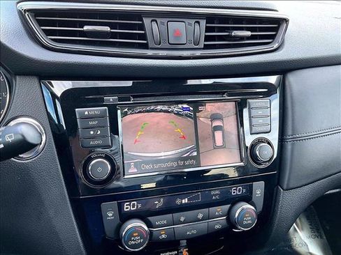 Used 2019 Nissan Rogue SL w/ Premium Package FWD image 23