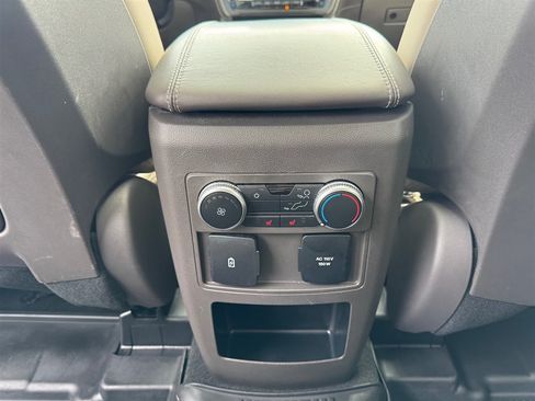 Used 2020 Ford Explorer Platinum w/ Premium Technology Package AWD/4WD image 25