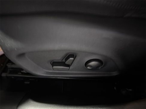 Used 2022 Jeep Compass Limited image 16