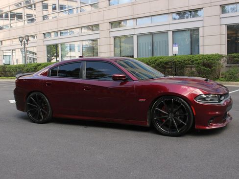 Used 2020 Dodge Charger Scat Pack w/ Dynamics Package RWD image 2