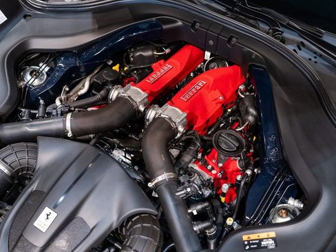 Certified 2024 Ferrari Roma Spider RWD image 20