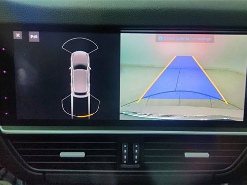 Used 2021 Porsche Cayenne Base image 44