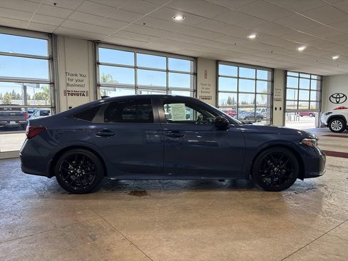 Used 2025 Honda Civic Sport image 3