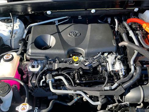 Used 2021 Toyota Venza Limited image 31