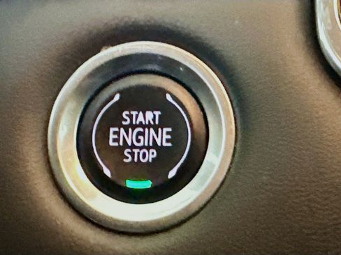 Used 2024 GMC Canyon Elevation w/ Convenience Package image 19