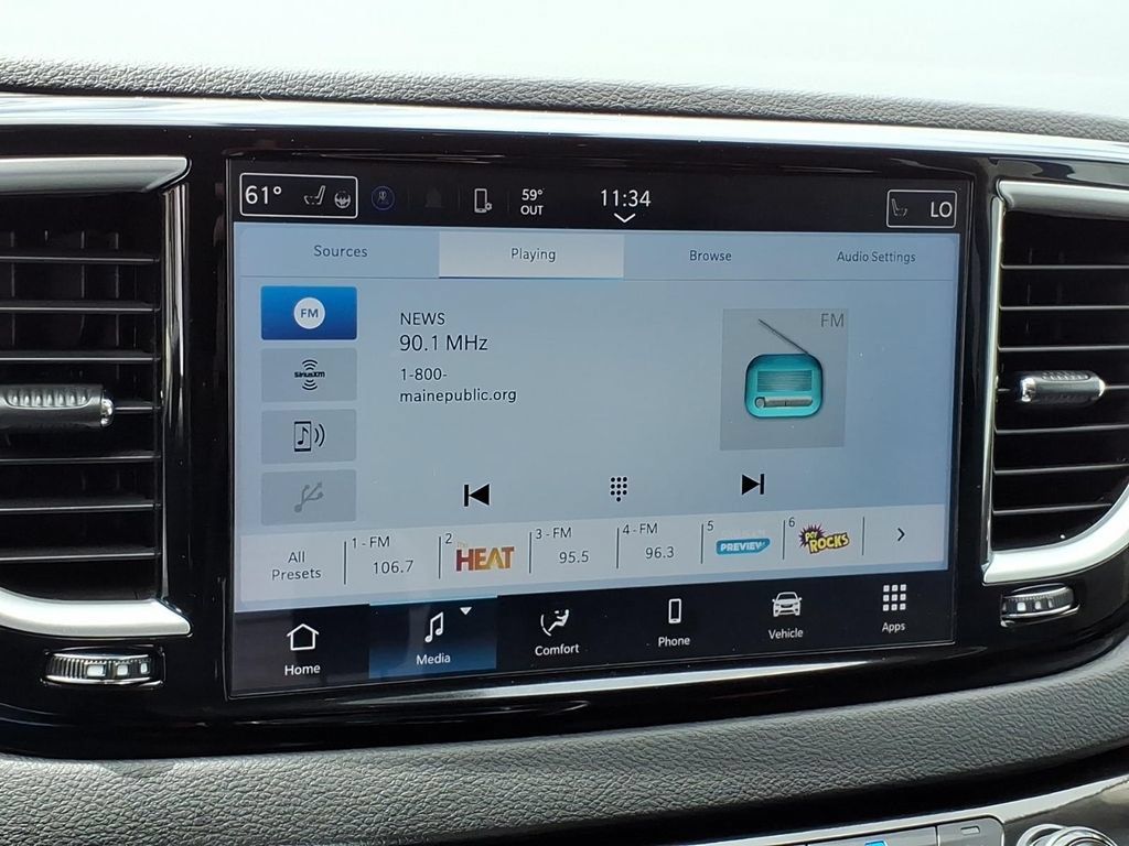 Used 2024 Chrysler Pacifica Touring-L FWD image 21