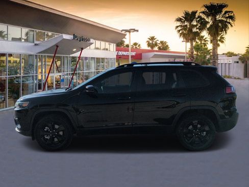 Certified 2023 Jeep Cherokee Altitude Lux w/ Lux Elite Package AWD/4WD image 6
