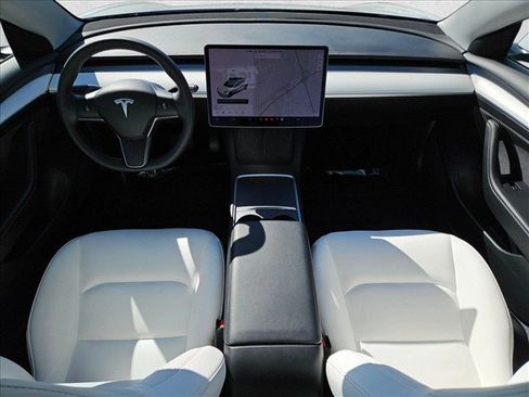 Used 2021 Tesla Model 3 Standard Range Plus RWD image 19